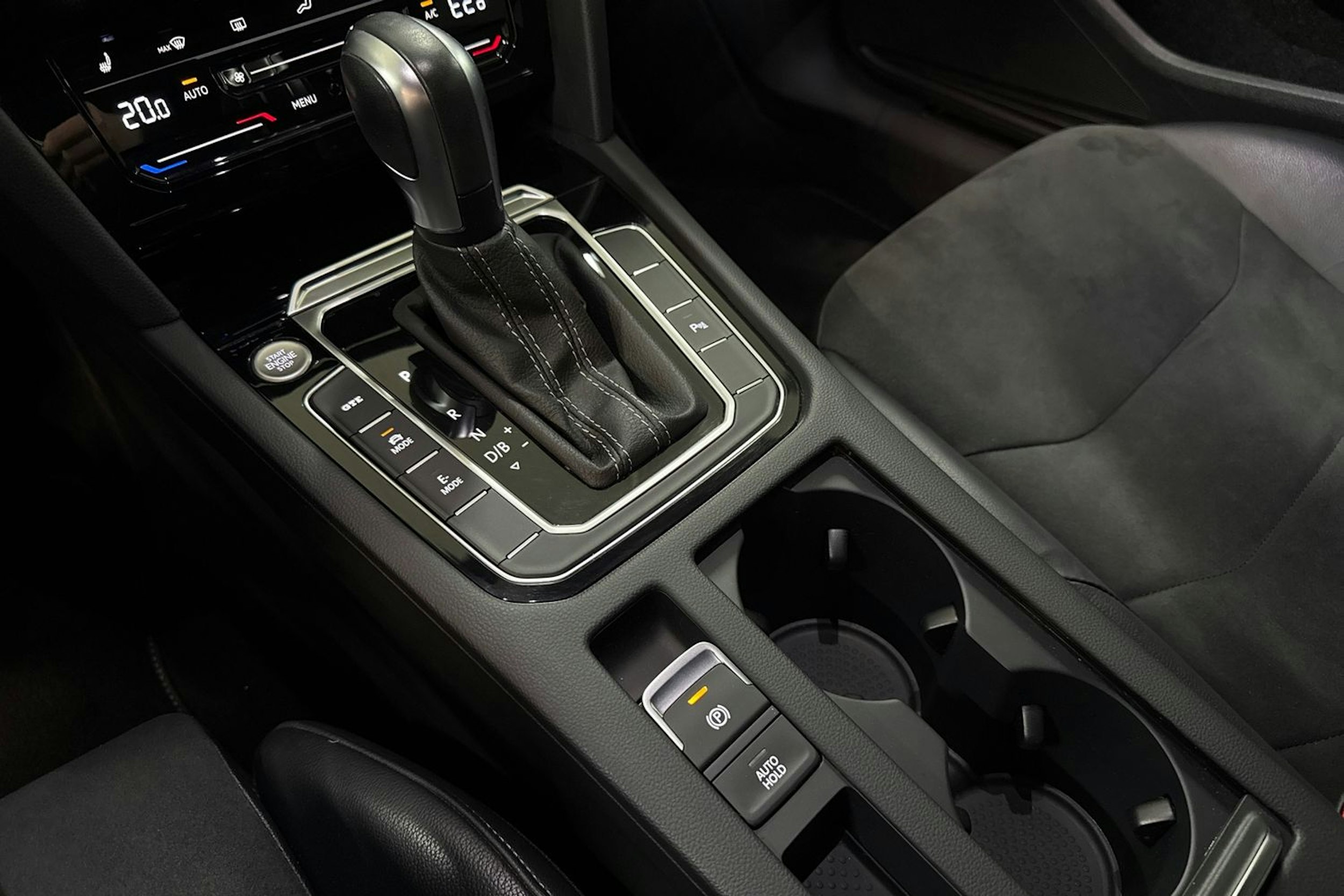 musta Volkswagen Arteon 2022 kuva 27.