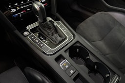 musta Volkswagen Arteon 2022 kuva 27.