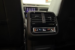 musta Volkswagen Arteon 2022 kuva 29.