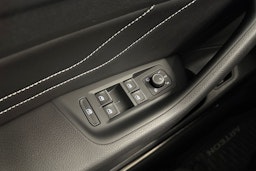 Sininen Volkswagen Arteon 2022 kuva 25.
