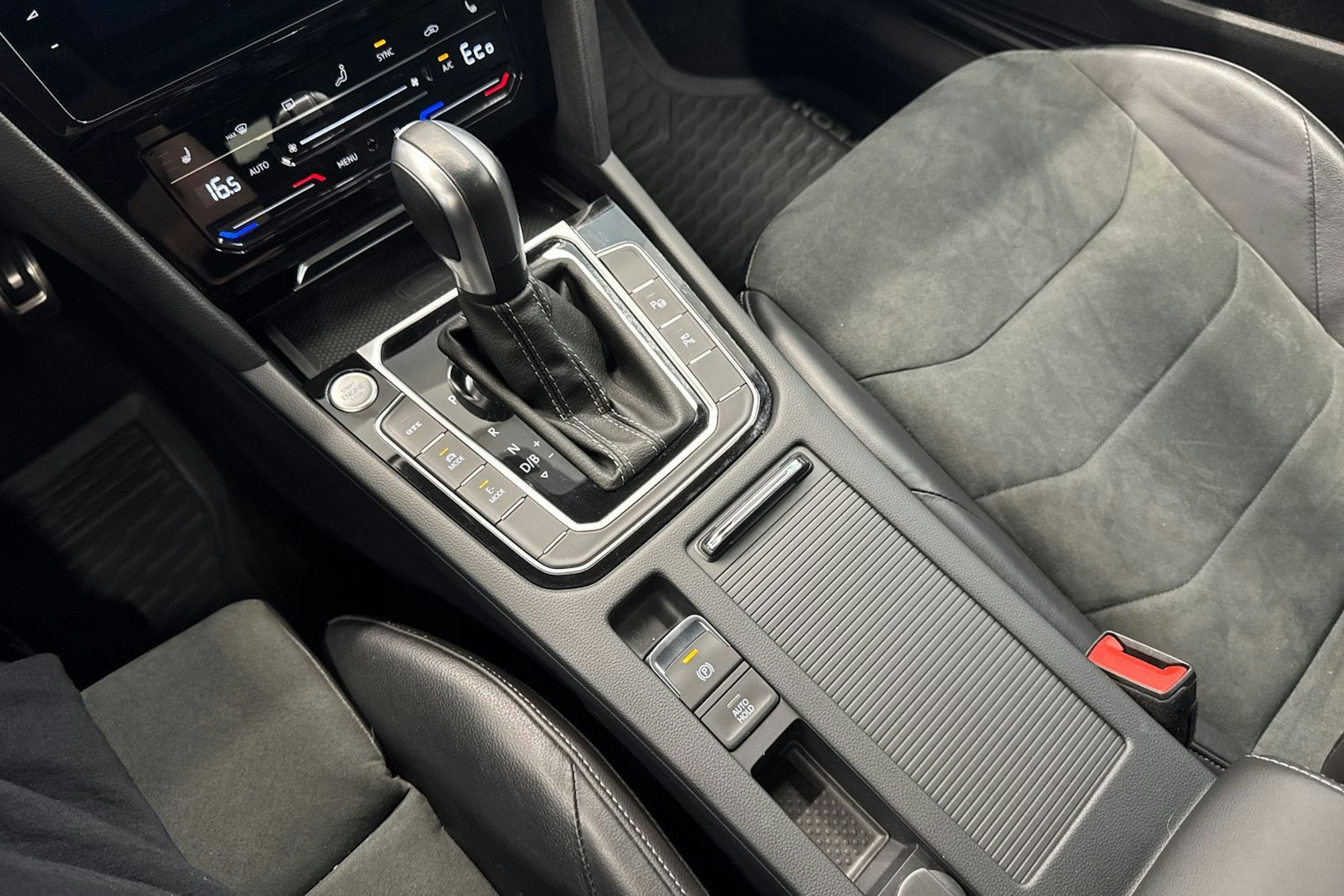 Sininen Volkswagen Arteon 2022 kuva 26.