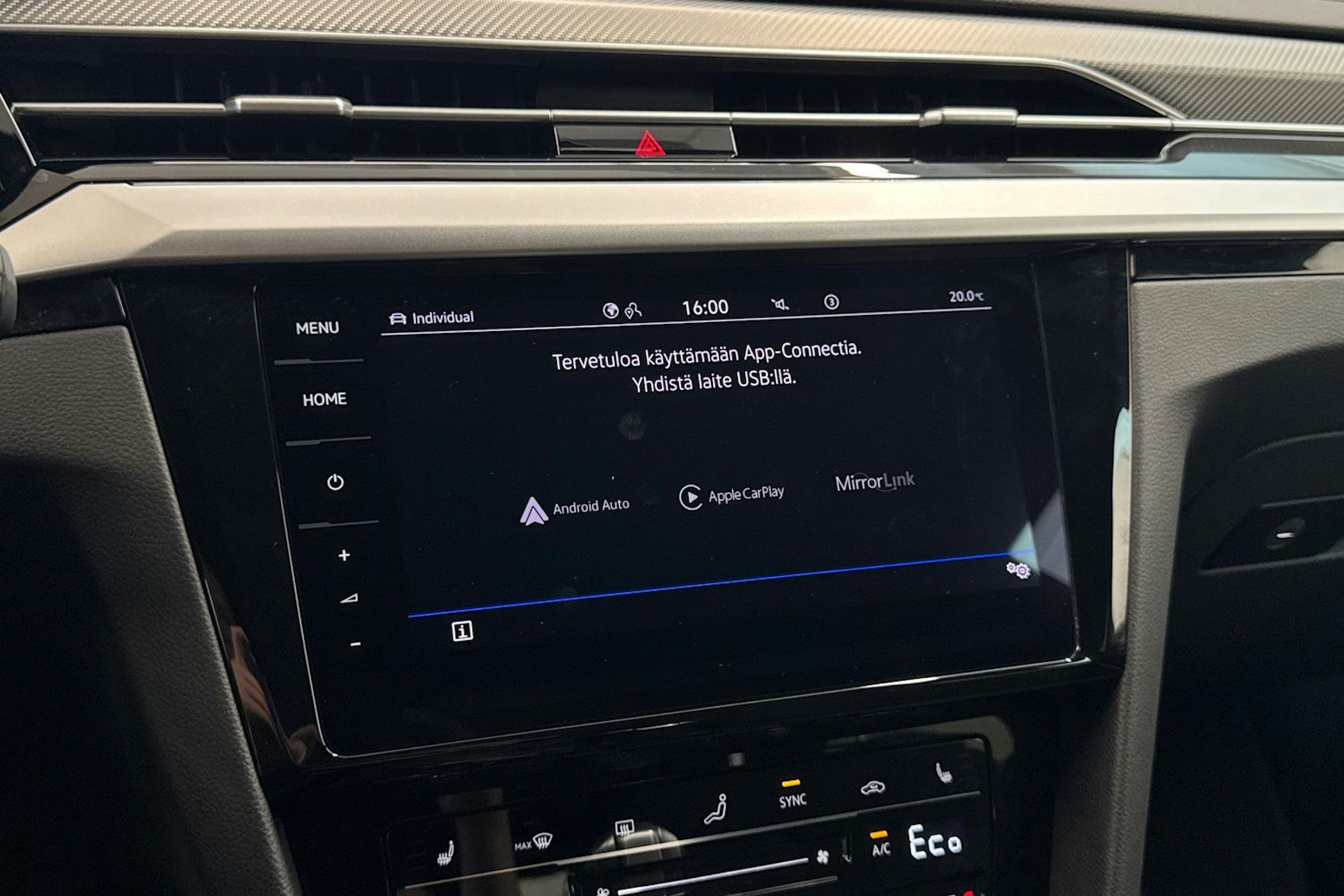 Sininen Volkswagen Arteon 2022 kuva 31.