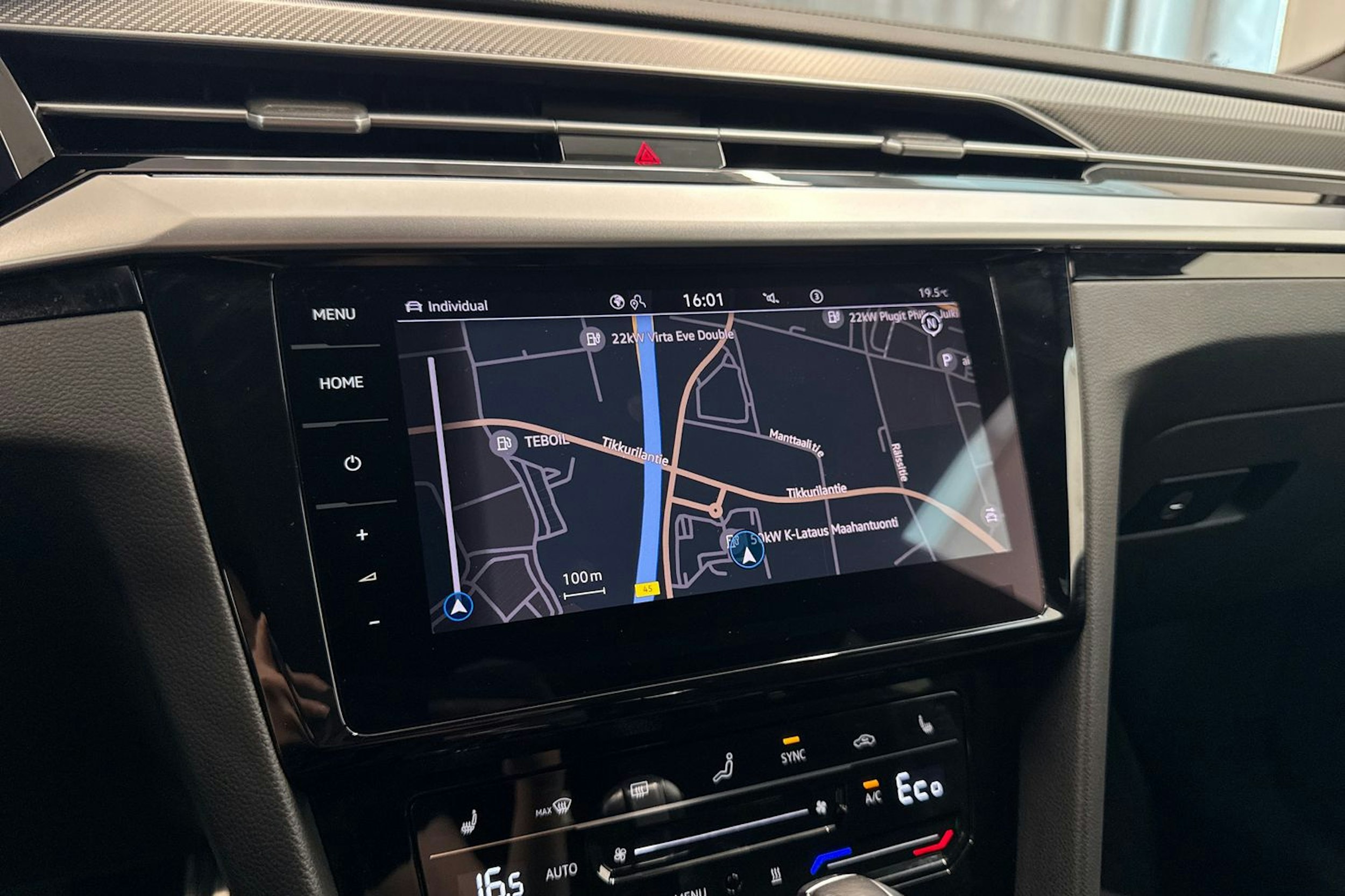 Sininen Volkswagen Arteon 2022 kuva 33.