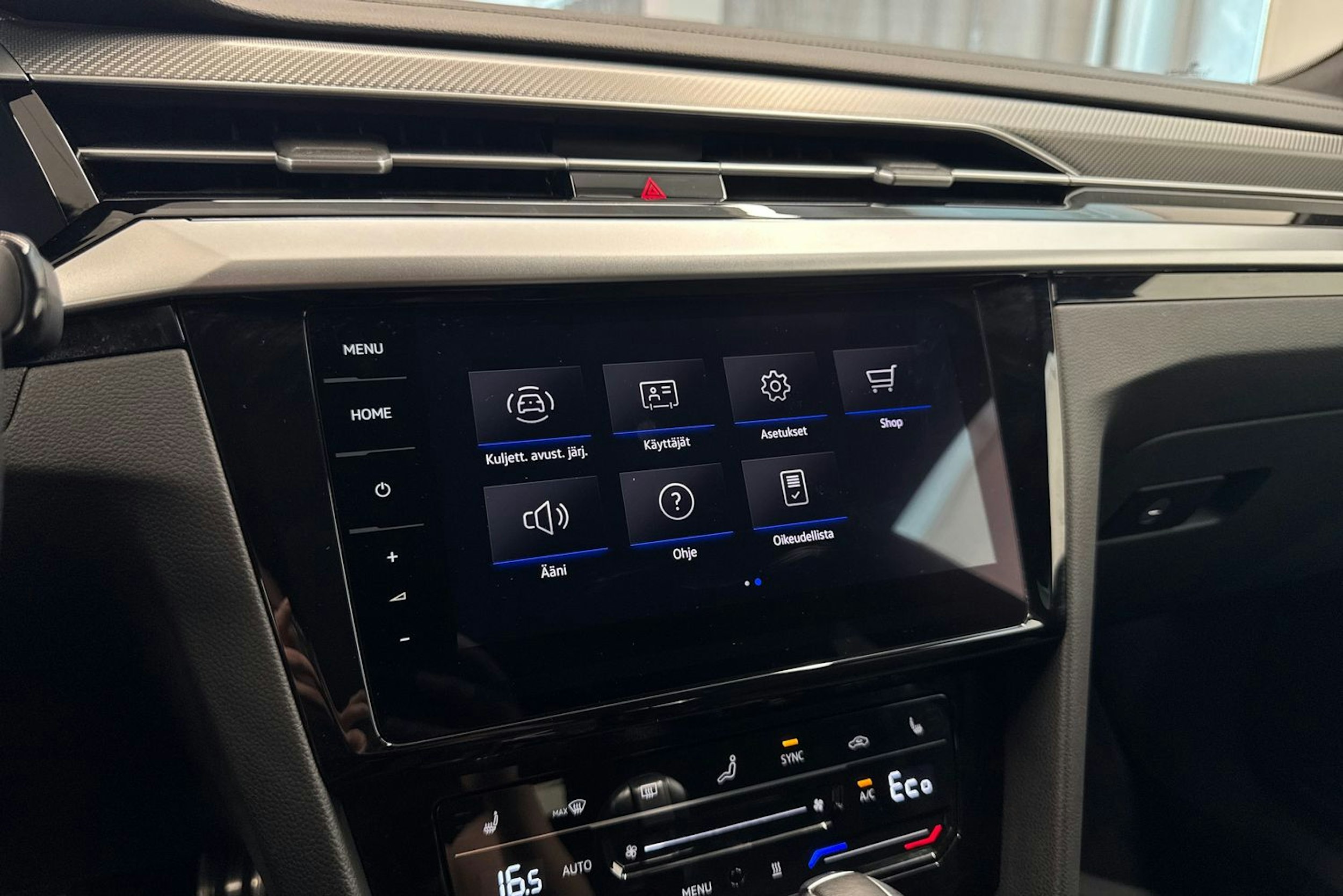 Sininen Volkswagen Arteon 2022 kuva 35.