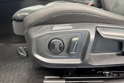 Sininen Volkswagen Arteon 2022 kuva 37.