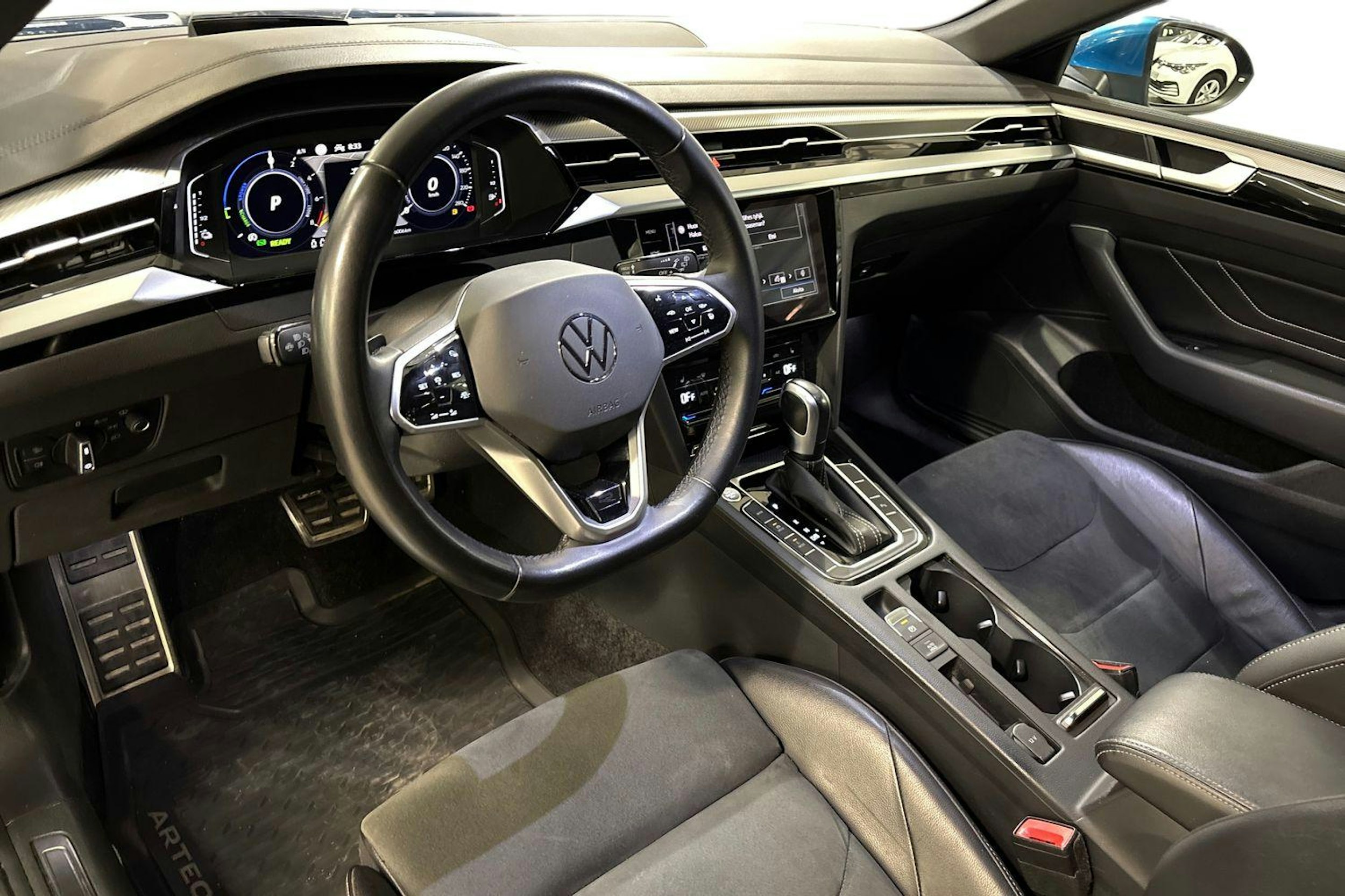 sininen Volkswagen Arteon 2022 kuva 7.