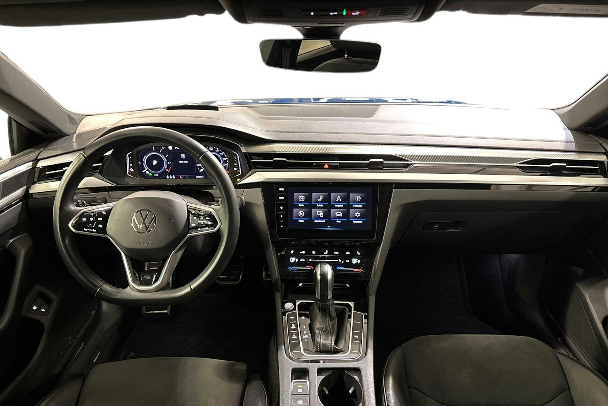 sininen Volkswagen Arteon 2022 kuva 9.