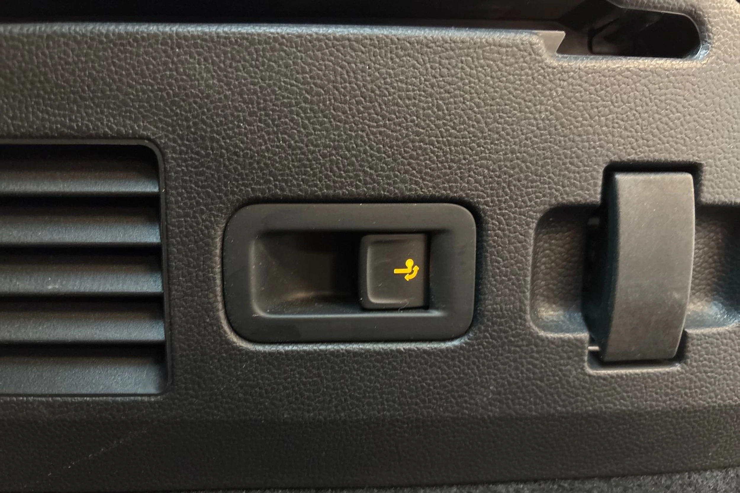 musta Volkswagen Arteon 2023 kuva 17.