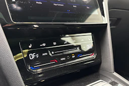 musta Volkswagen Arteon 2023 kuva 26.