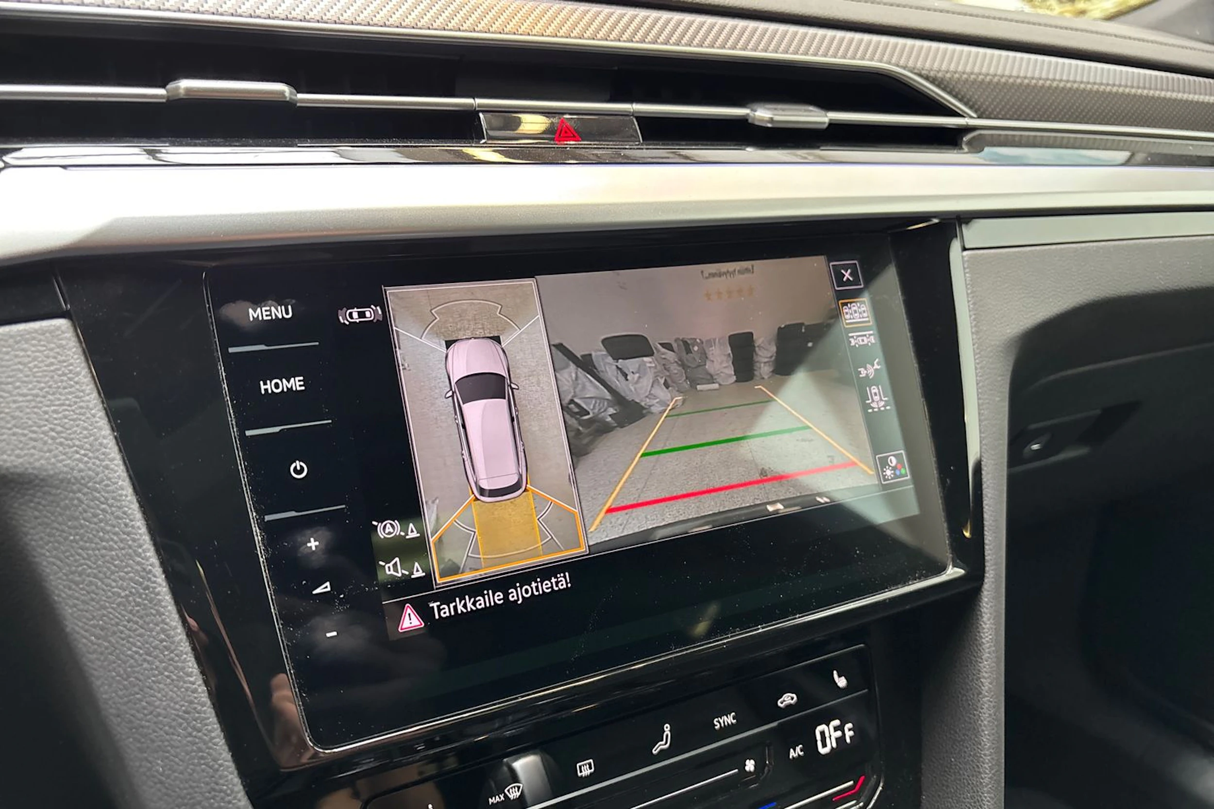 musta Volkswagen Arteon 2023 kuva 28.