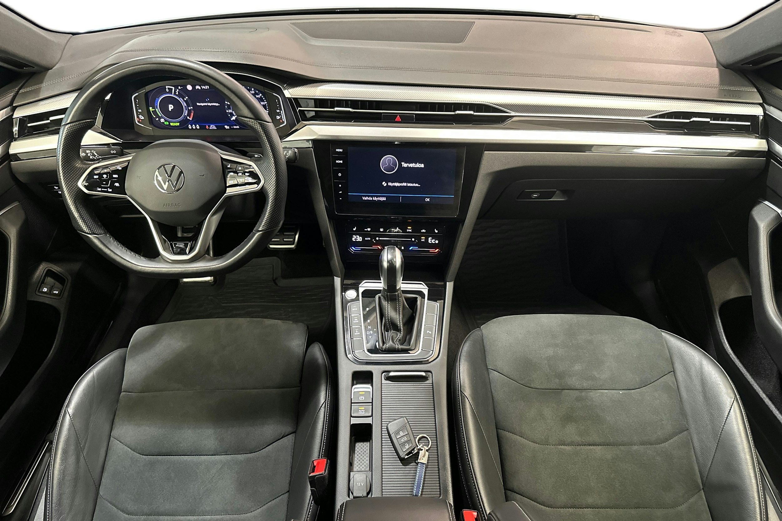 harmaa Volkswagen Arteon 2023 kuva 12.
