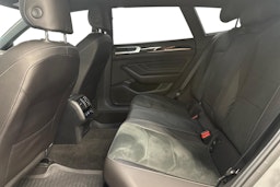 harmaa Volkswagen Arteon 2023 kuva 13.