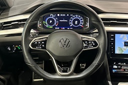 harmaa Volkswagen Arteon 2023 kuva 18.