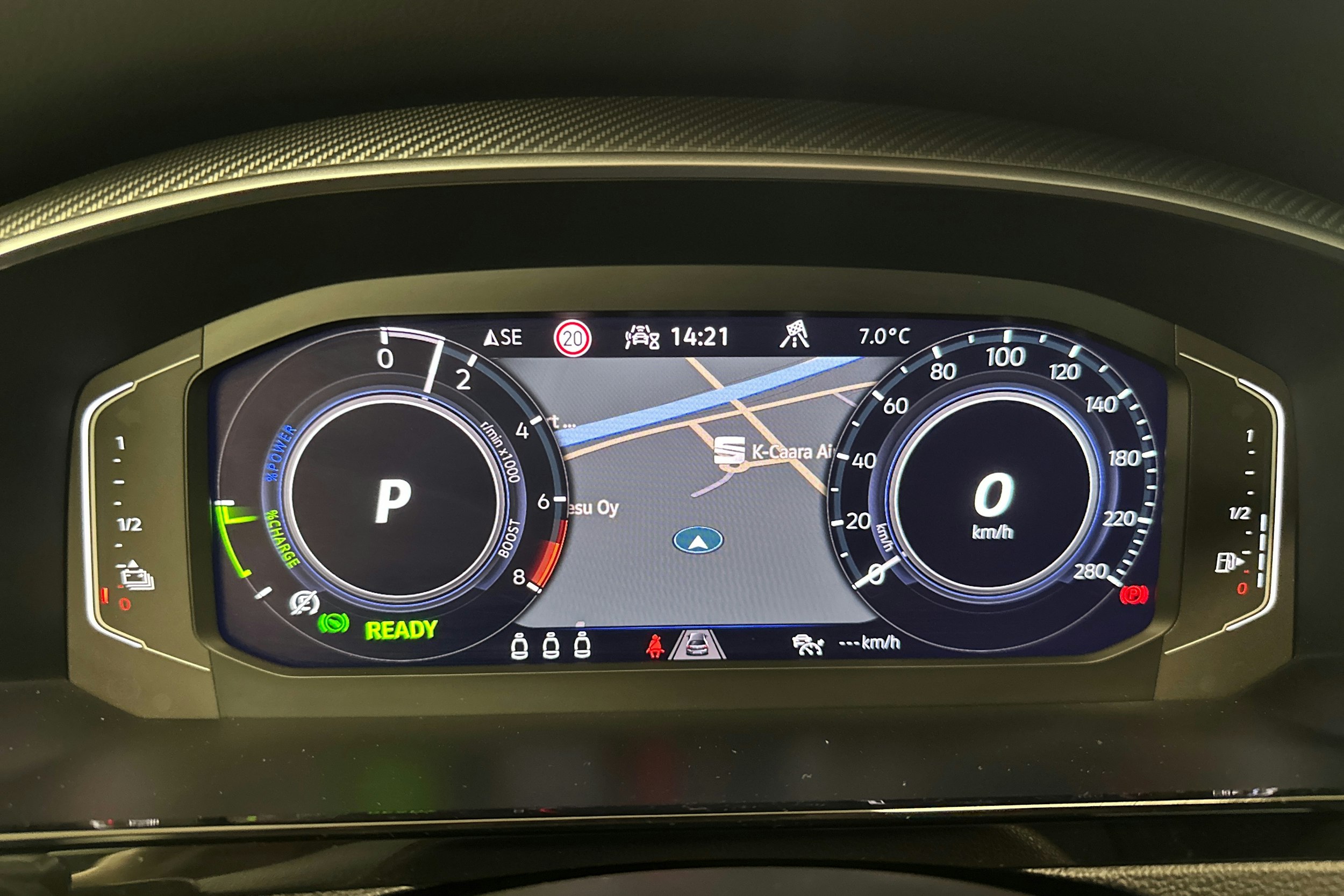 harmaa Volkswagen Arteon 2023 kuva 20.