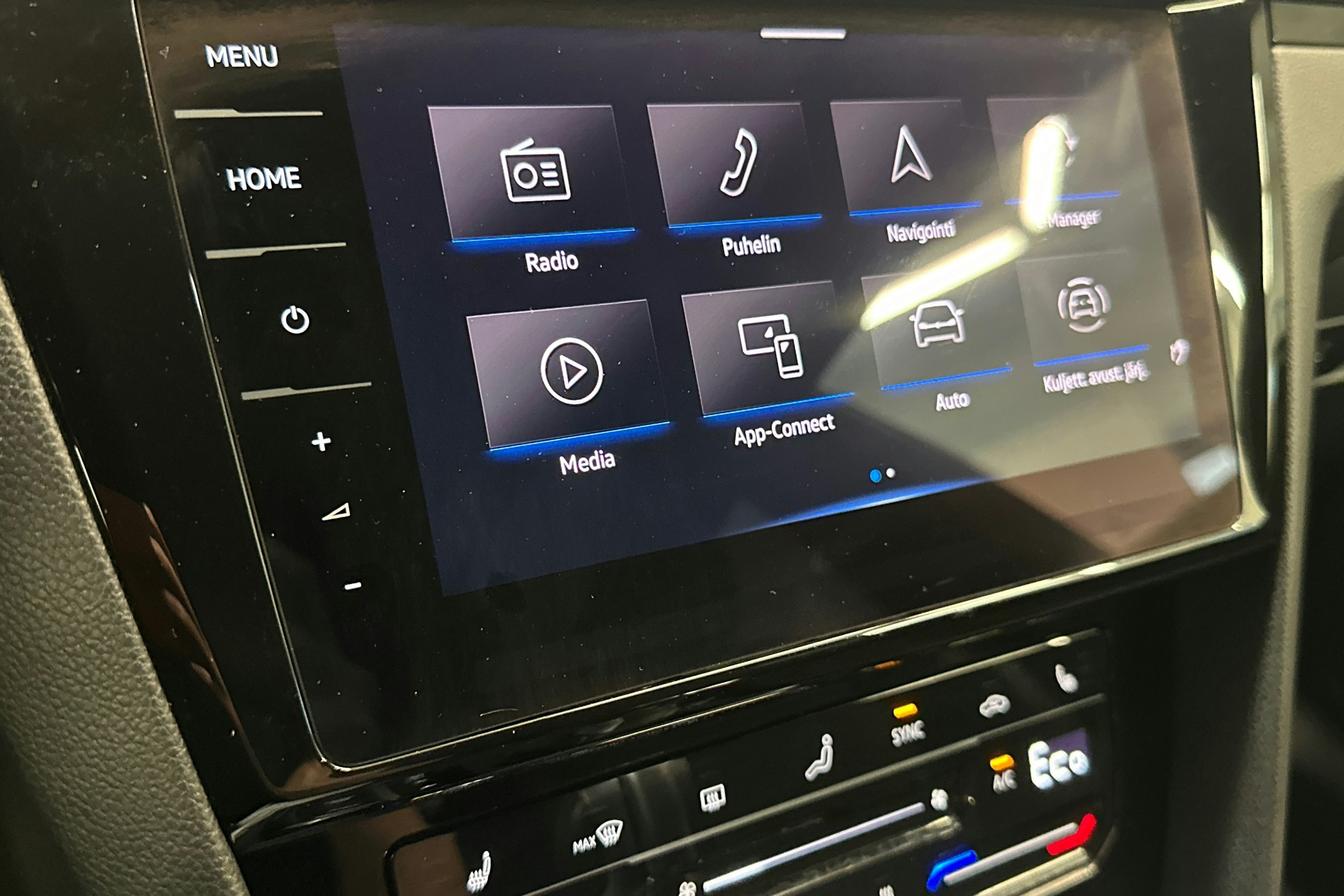 harmaa Volkswagen Arteon 2023 kuva 22.