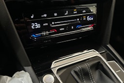 harmaa Volkswagen Arteon 2023 kuva 24.