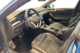 sininen Volkswagen Arteon 2023 kuva 6.