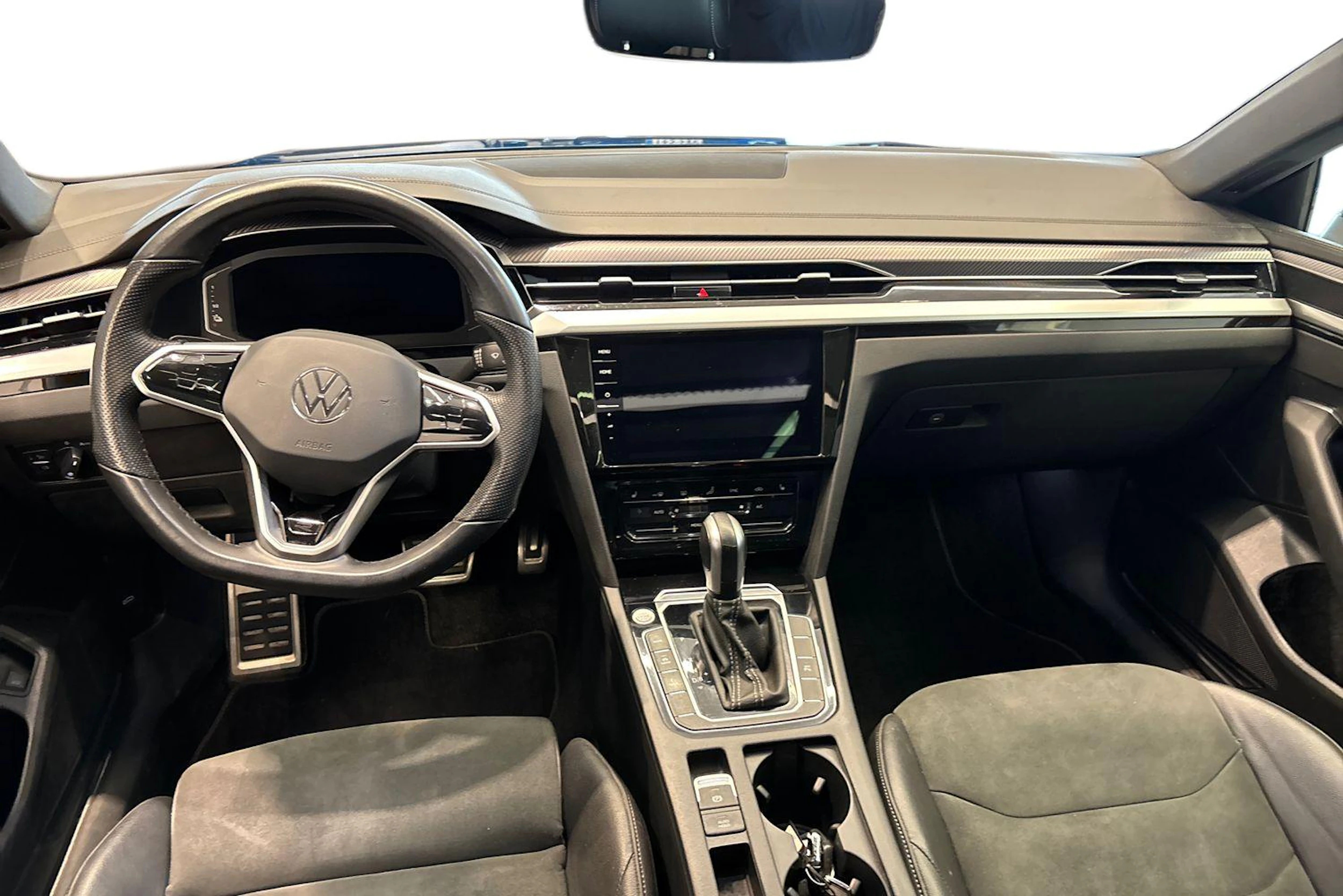 sininen Volkswagen Arteon 2023 kuva 7.