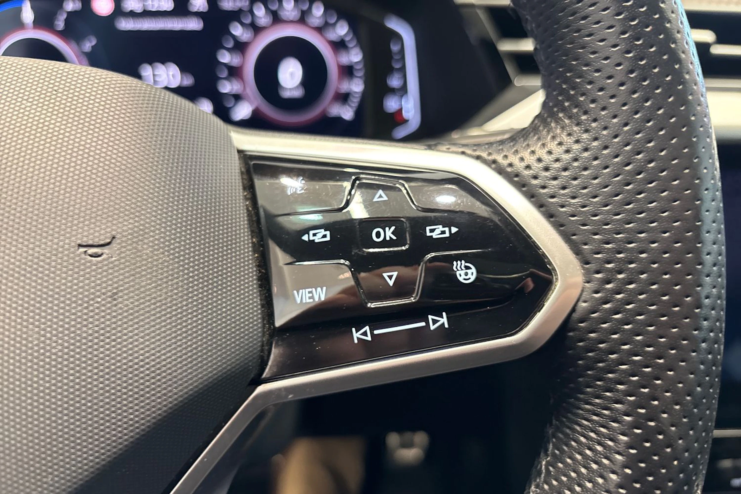 sininen Volkswagen Arteon 2023 kuva 15.