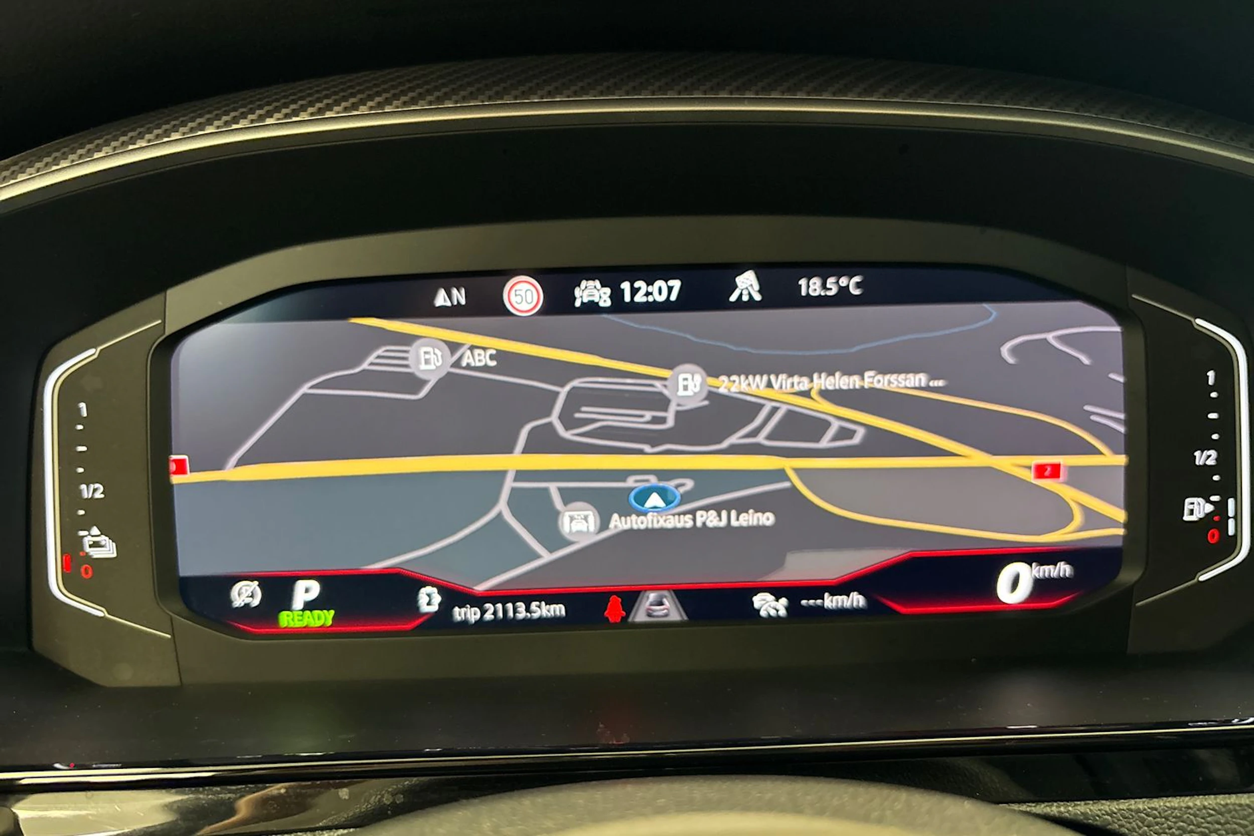 sininen Volkswagen Arteon 2023 kuva 16.