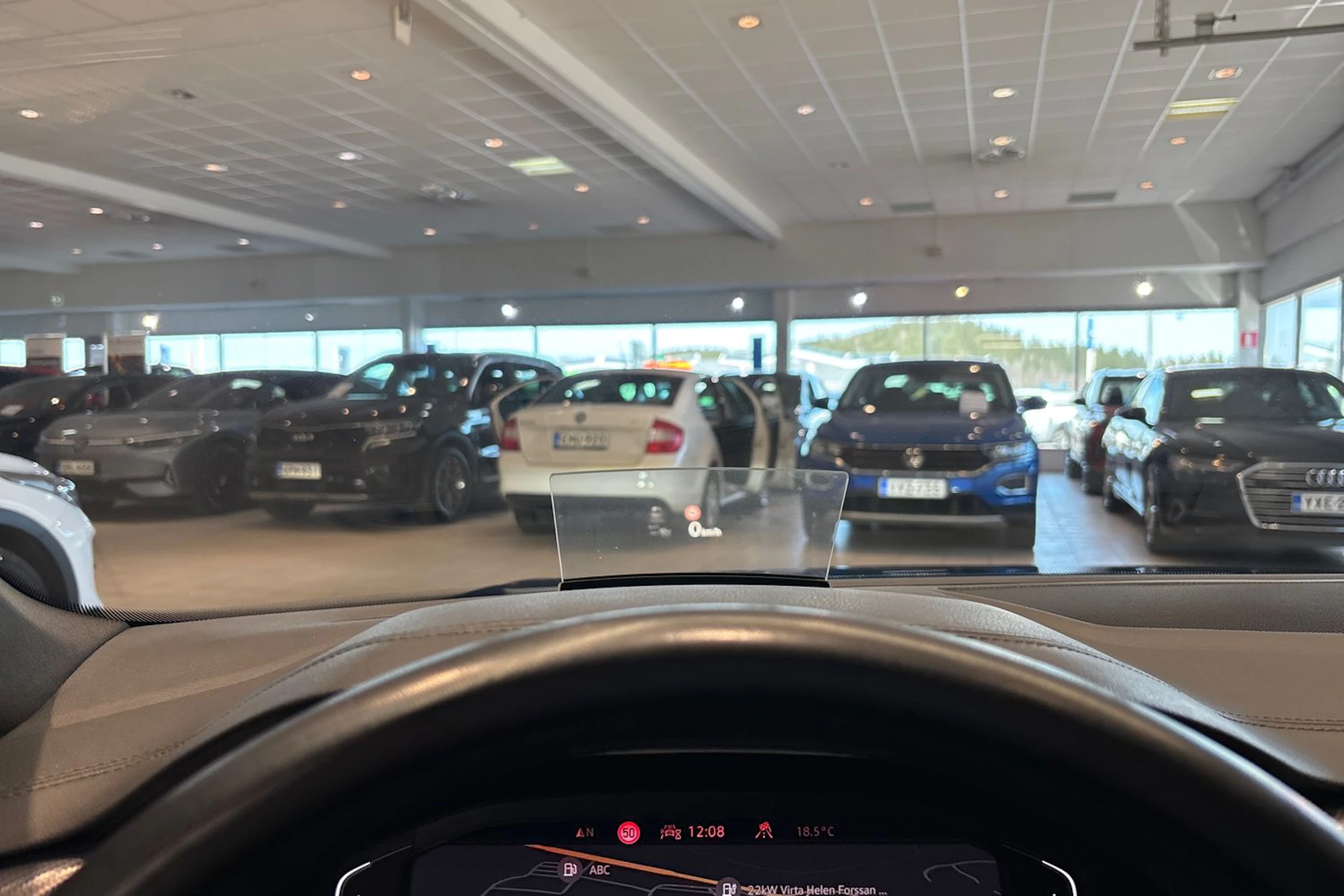 sininen Volkswagen Arteon 2023 kuva 19.