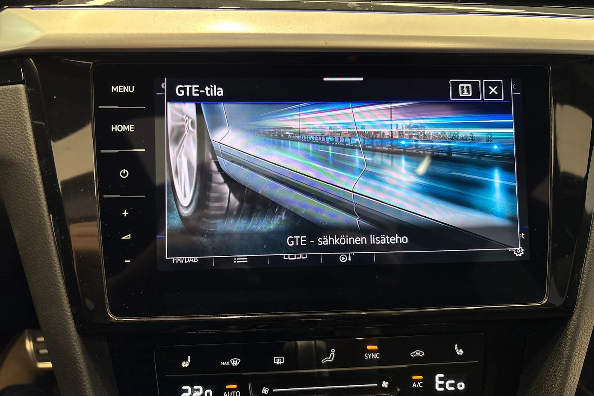 sininen Volkswagen Arteon 2023 kuva 27.