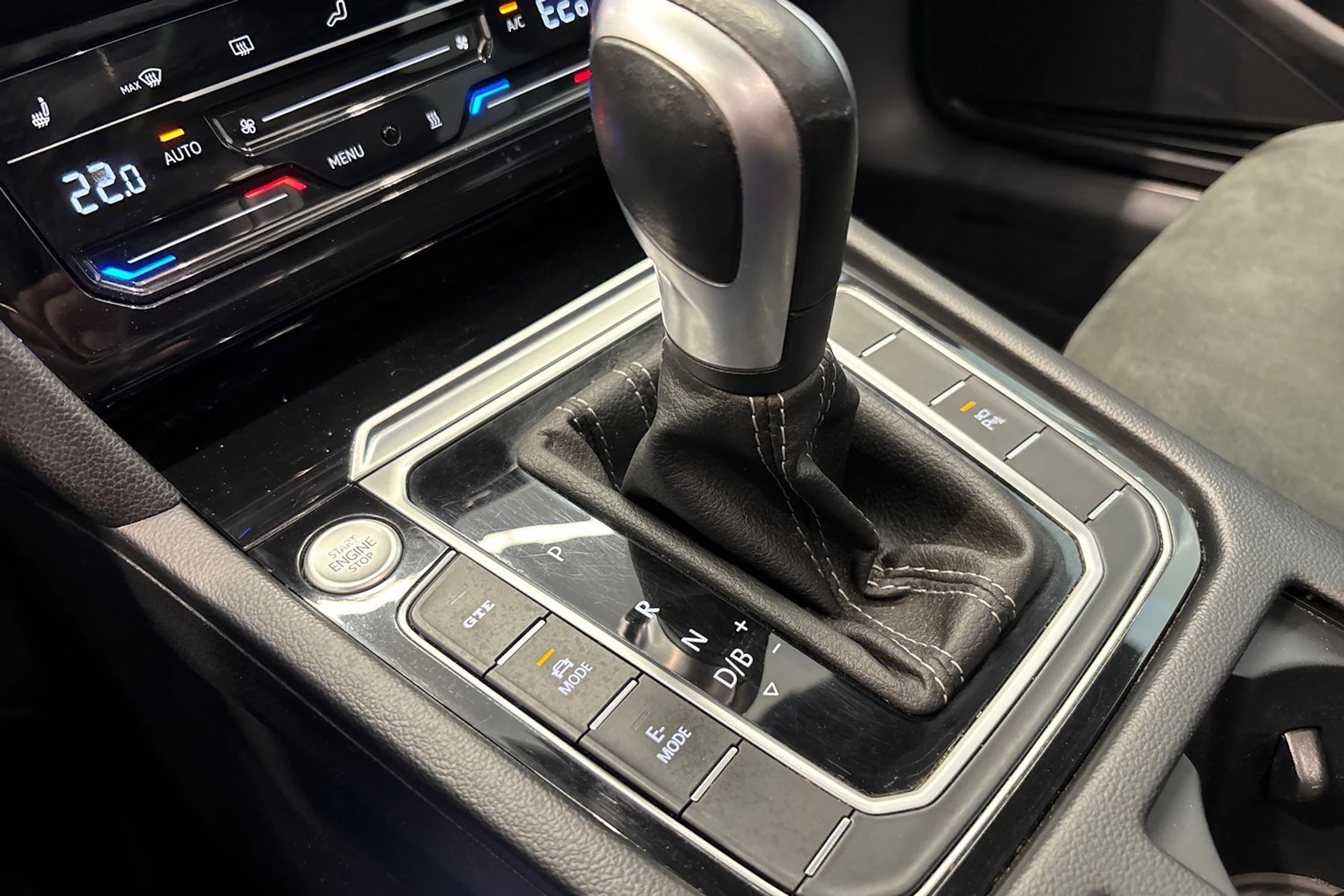 sininen Volkswagen Arteon 2023 kuva 30.