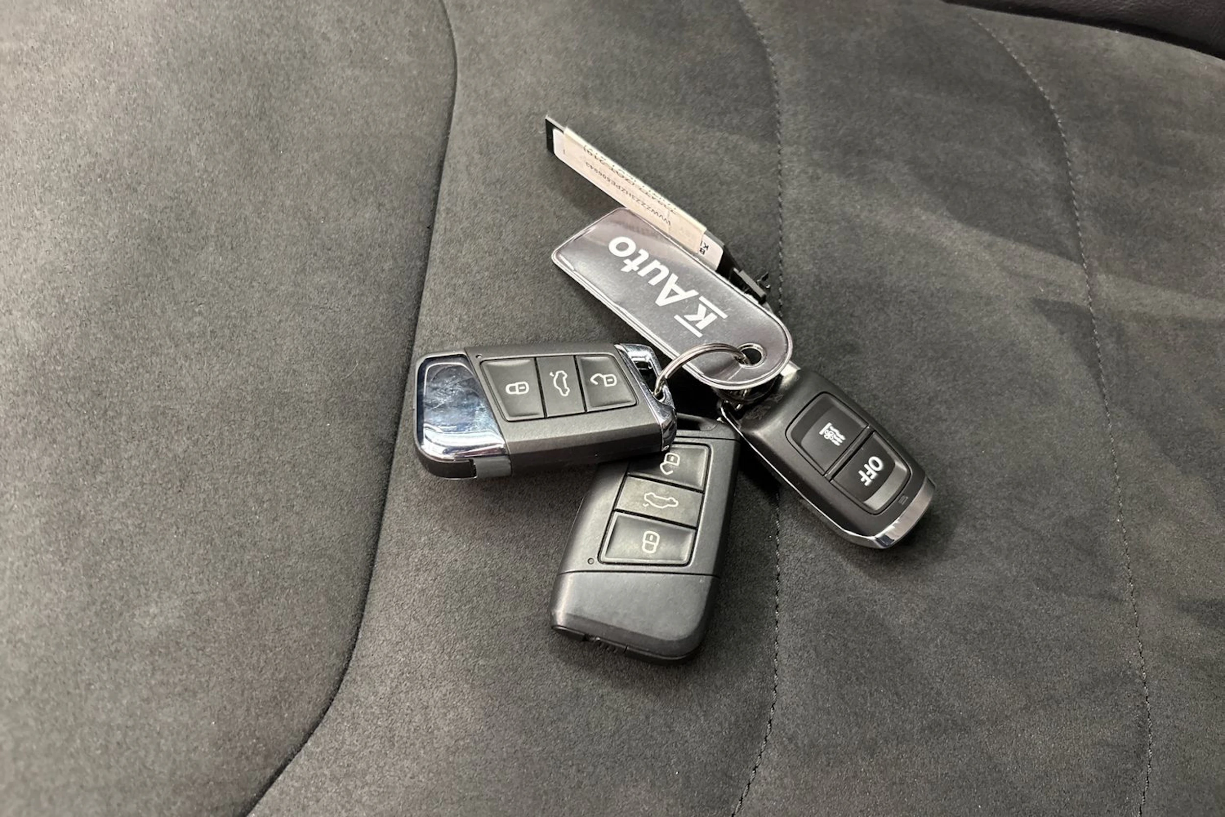 sininen Volkswagen Arteon 2023 kuva 31.