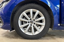 Sininen Volkswagen Arteon 2023 kuva 13.