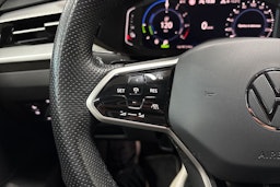 Sininen Volkswagen Arteon 2023 kuva 15.