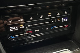 Sininen Volkswagen Arteon 2023 kuva 25.