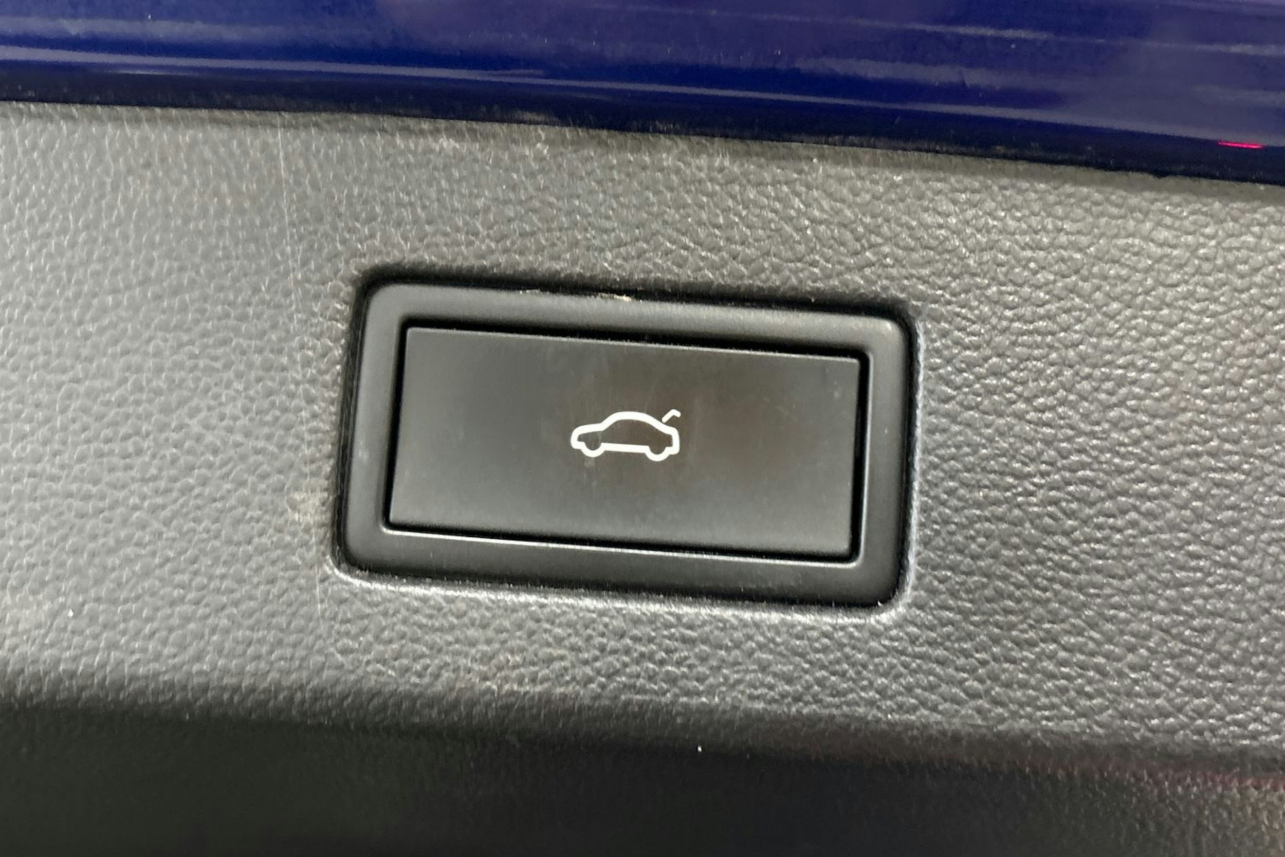 Sininen Volkswagen Arteon 2023 kuva 31.