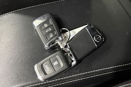 Sininen Volkswagen Arteon 2023 kuva 35.