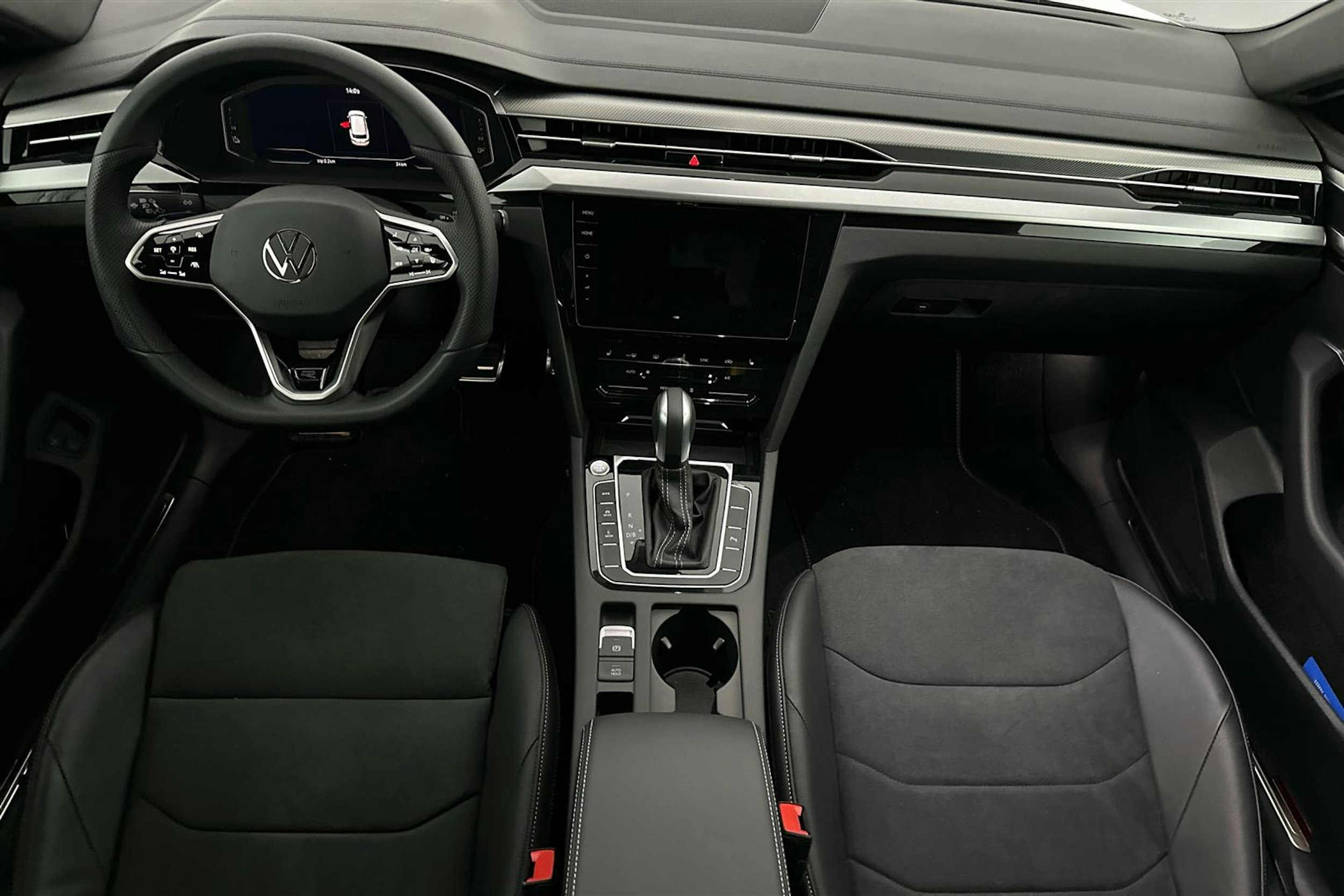punainen Volkswagen Arteon 2024 kuva 4.