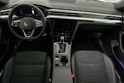 punainen Volkswagen Arteon 2024 kuva 4.