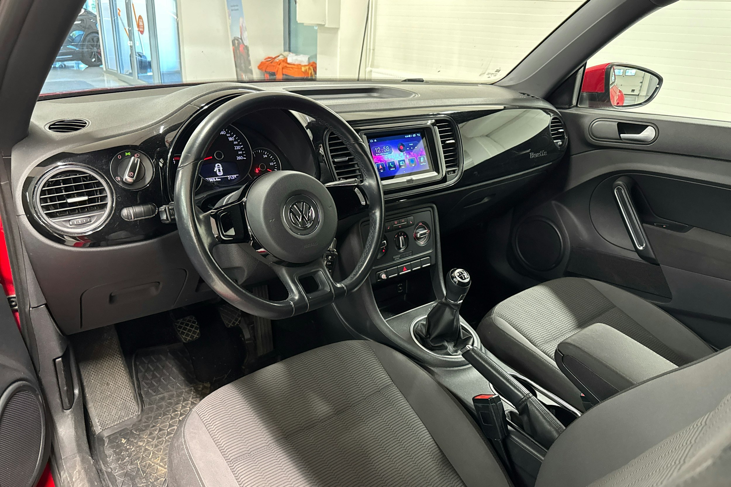 Punainen Volkswagen BEETLE 2012 kuva 3.
