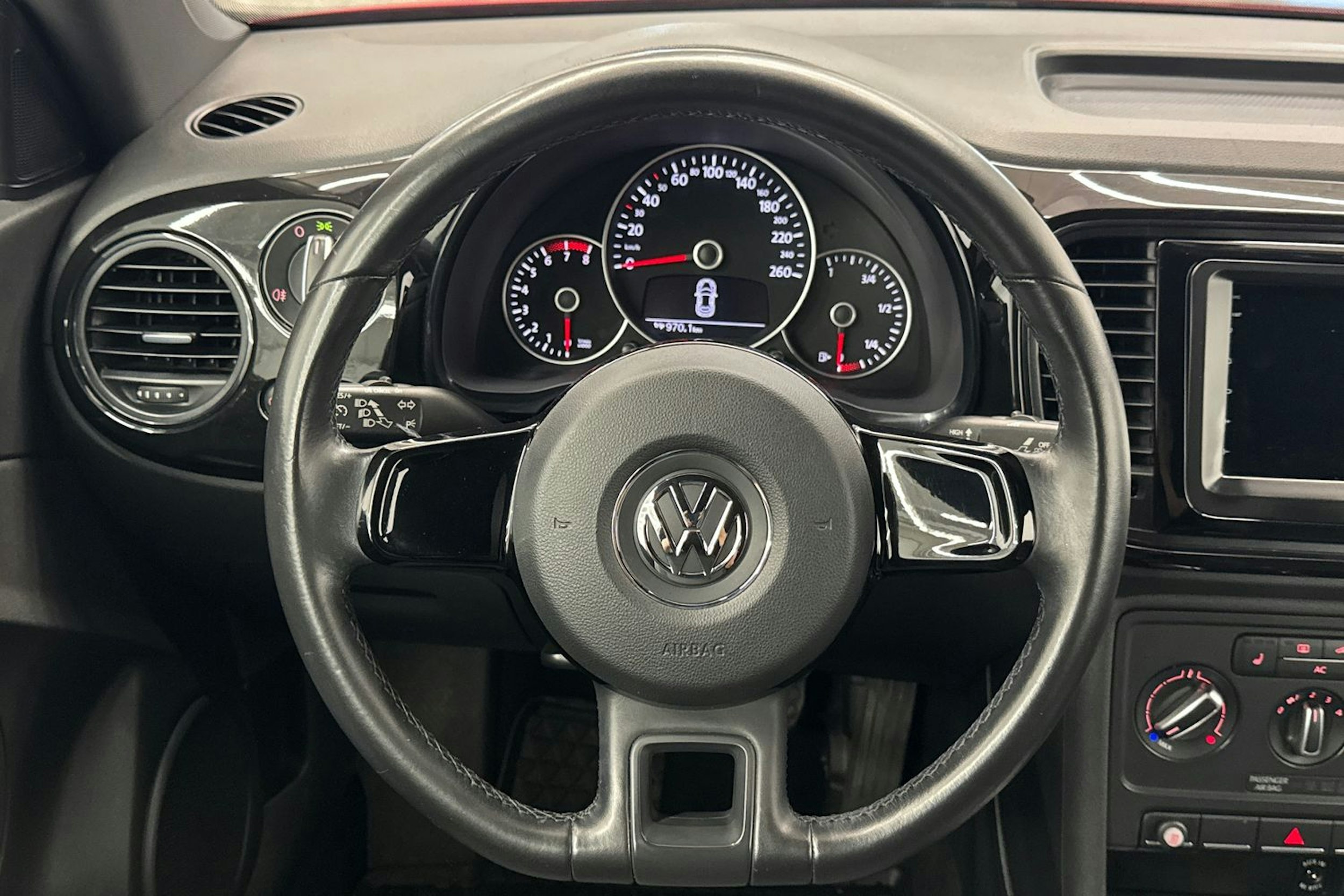 Punainen Volkswagen BEETLE 2012 kuva 11.