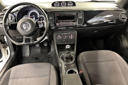 valkoinen Volkswagen Beetle 2012 kuva 9.
