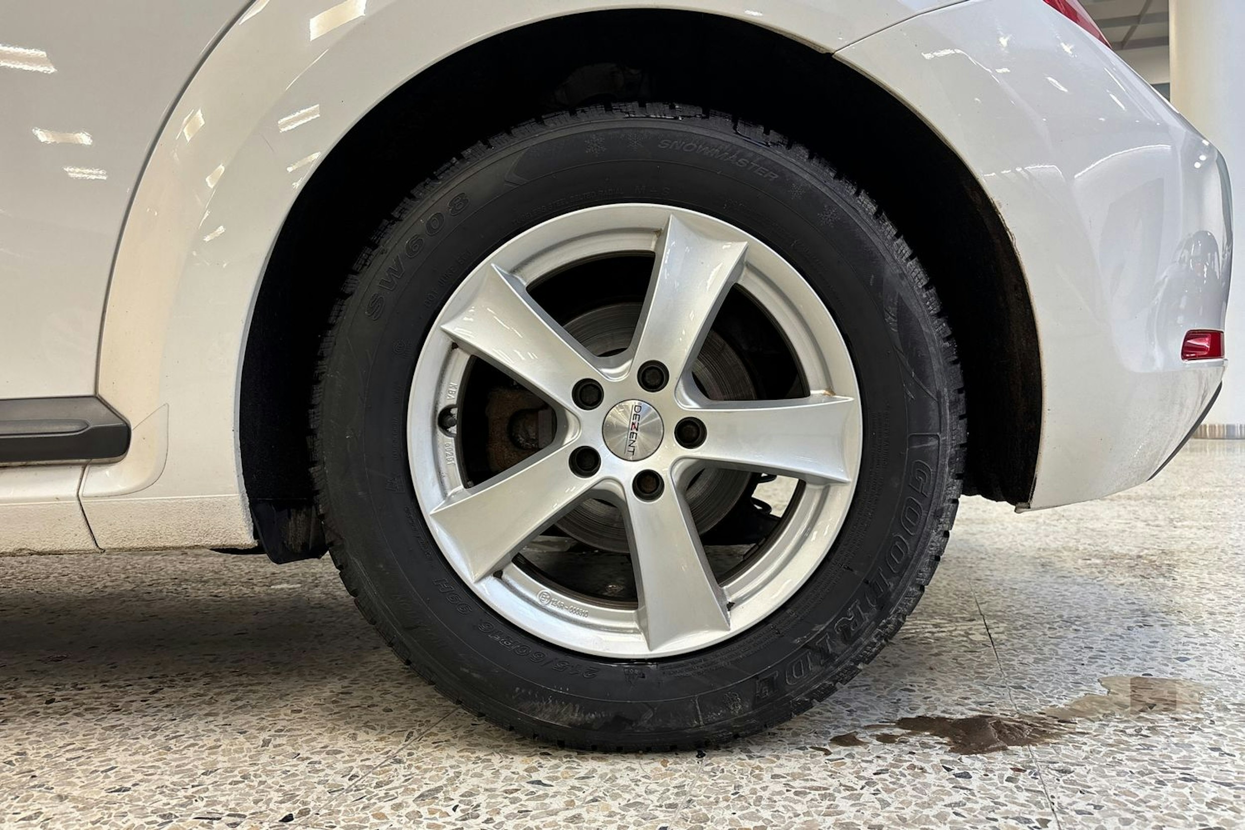 valkoinen Volkswagen Beetle 2012 kuva 13.