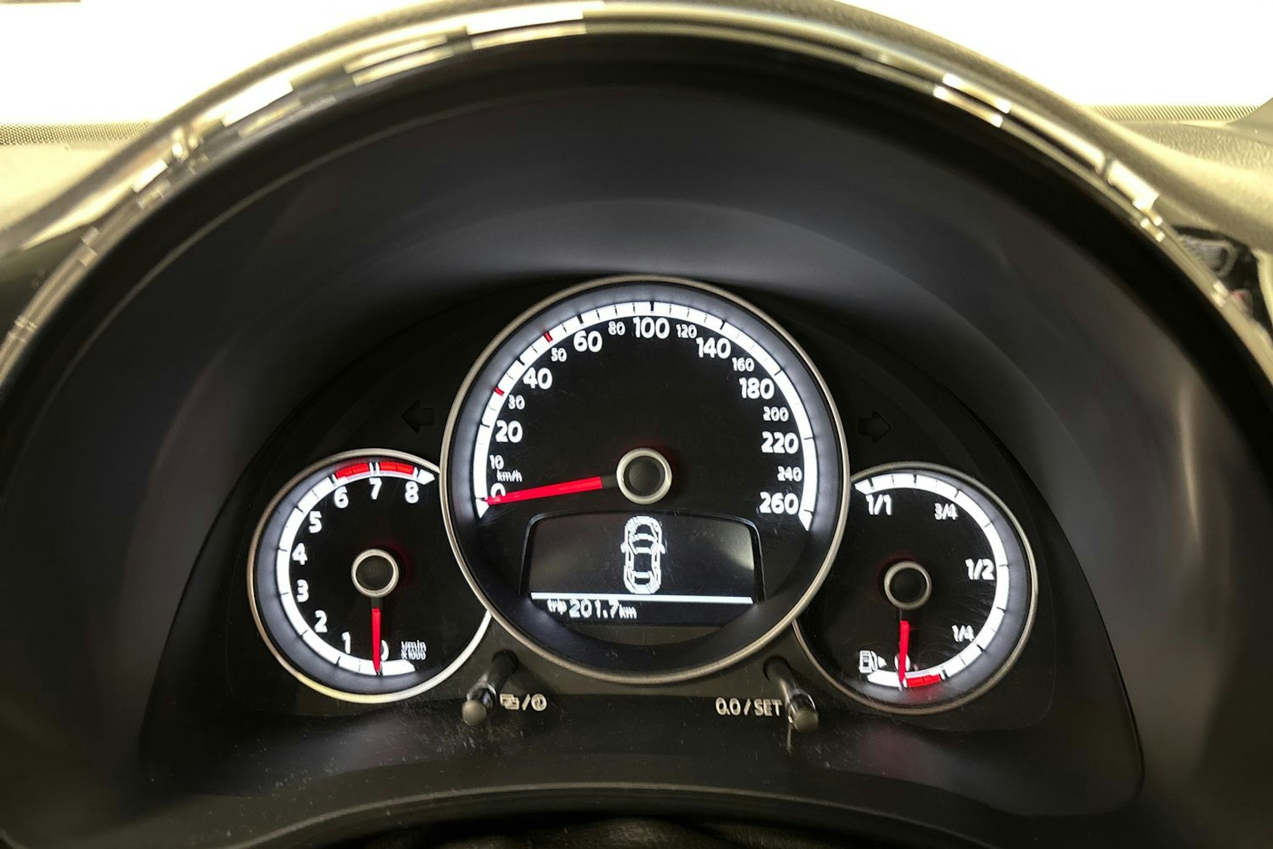 valkoinen Volkswagen Beetle 2012 kuva 16.