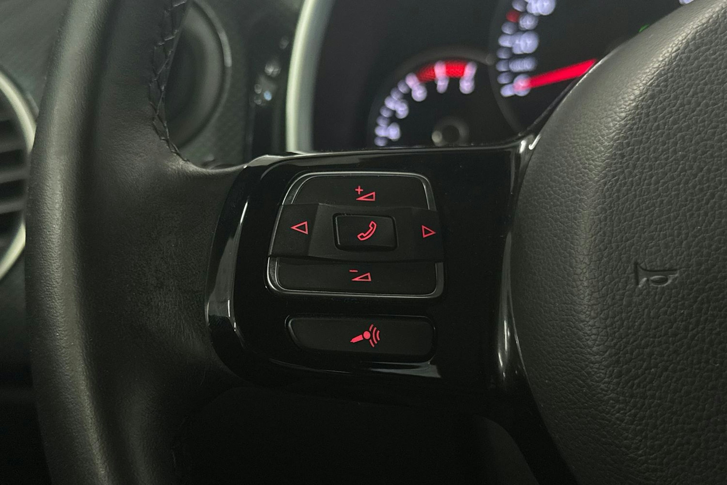 Harmaa Volkswagen BEETLE 2012 kuva 16.