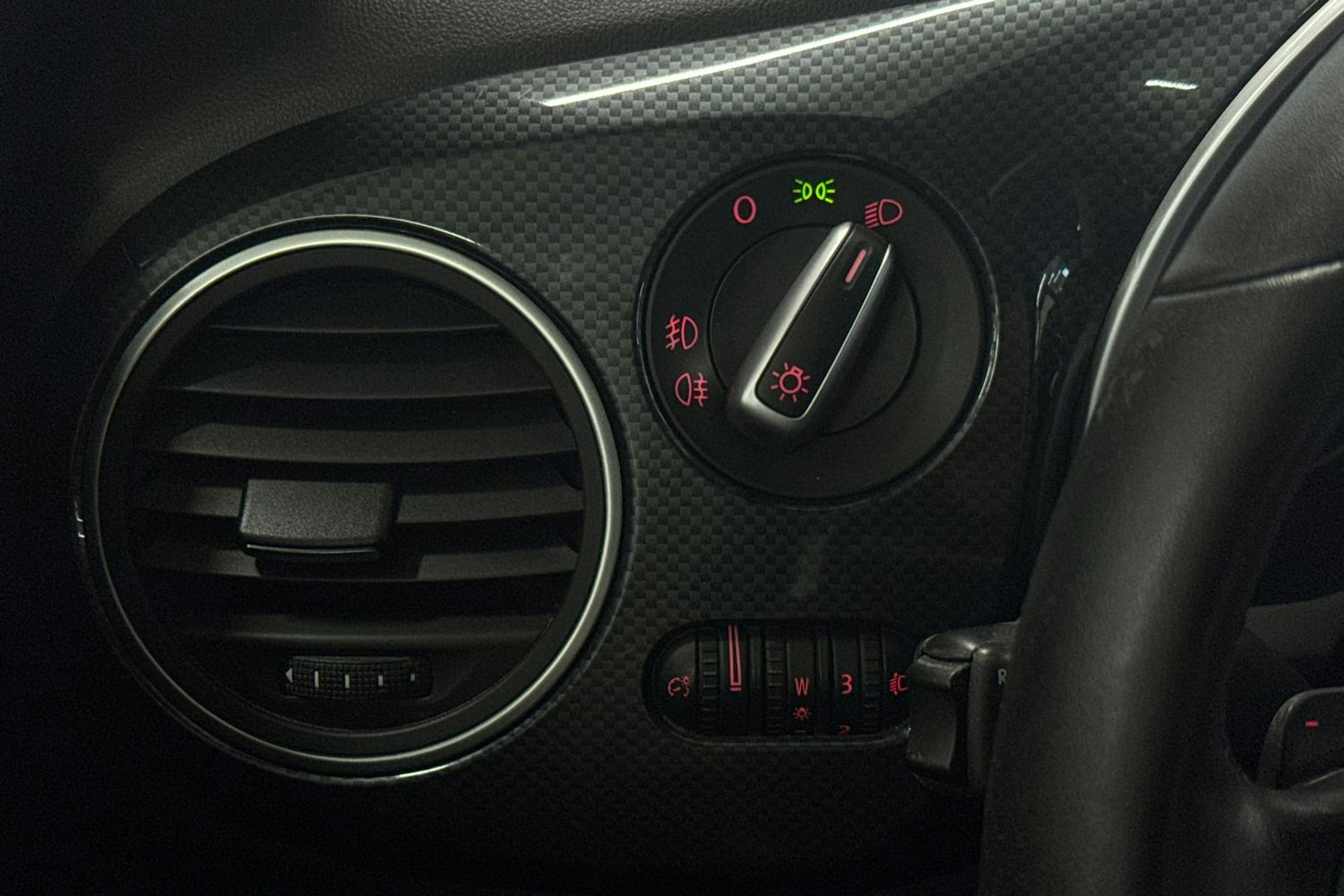 Harmaa Volkswagen BEETLE 2012 kuva 18.