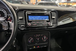 punainen Volkswagen Beetle 2012 kuva 17.