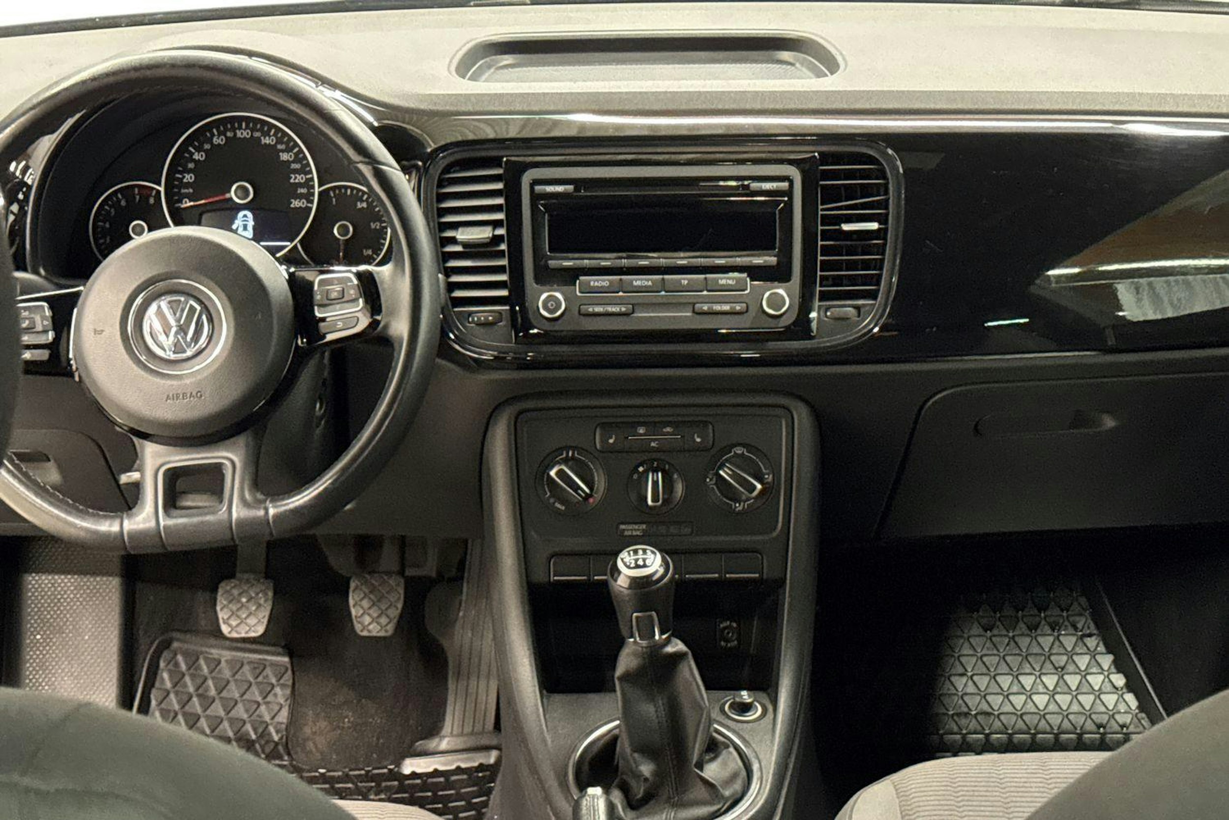 harmaa Volkswagen Beetle 2012 kuva 7.