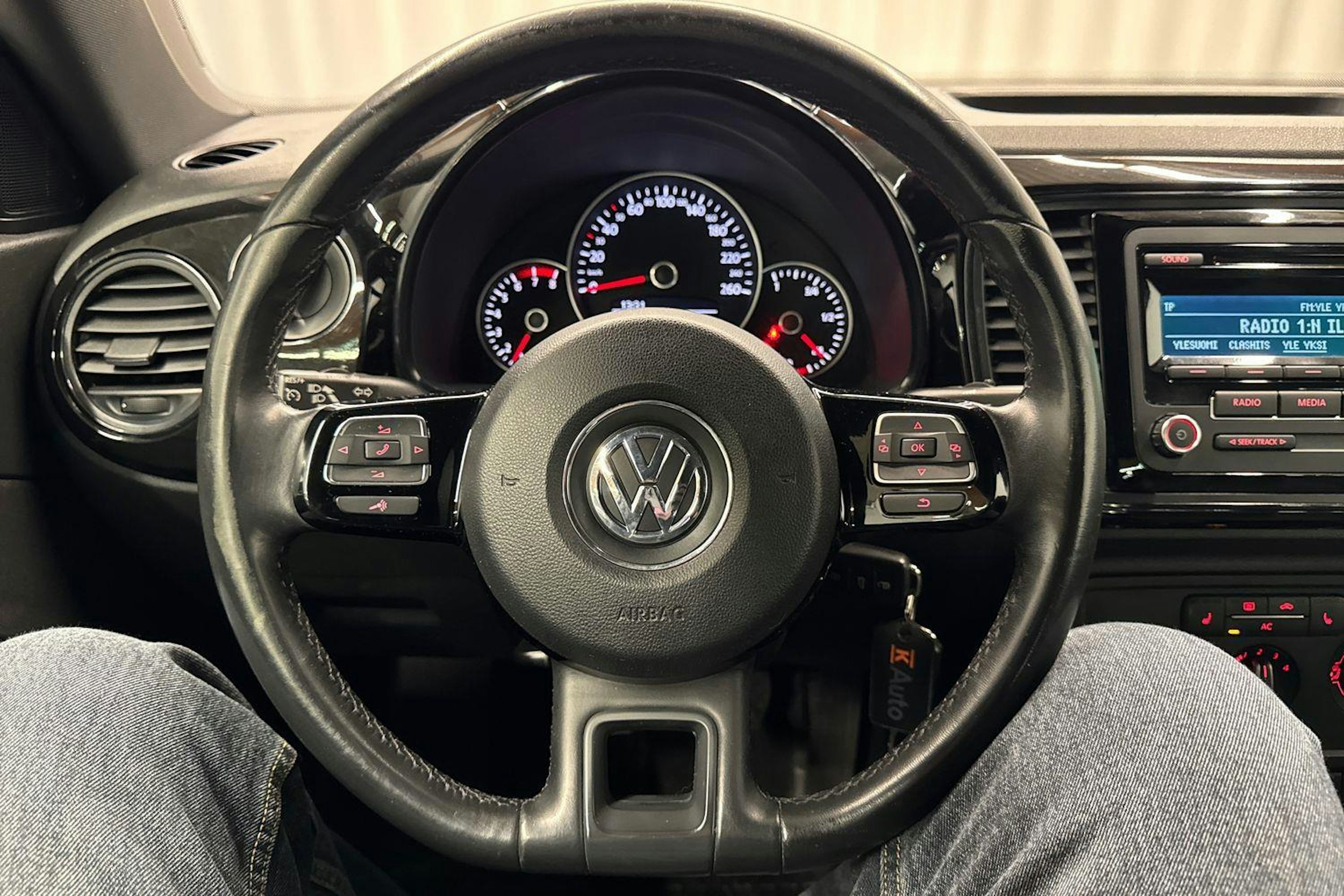 harmaa Volkswagen Beetle 2012 kuva 11.