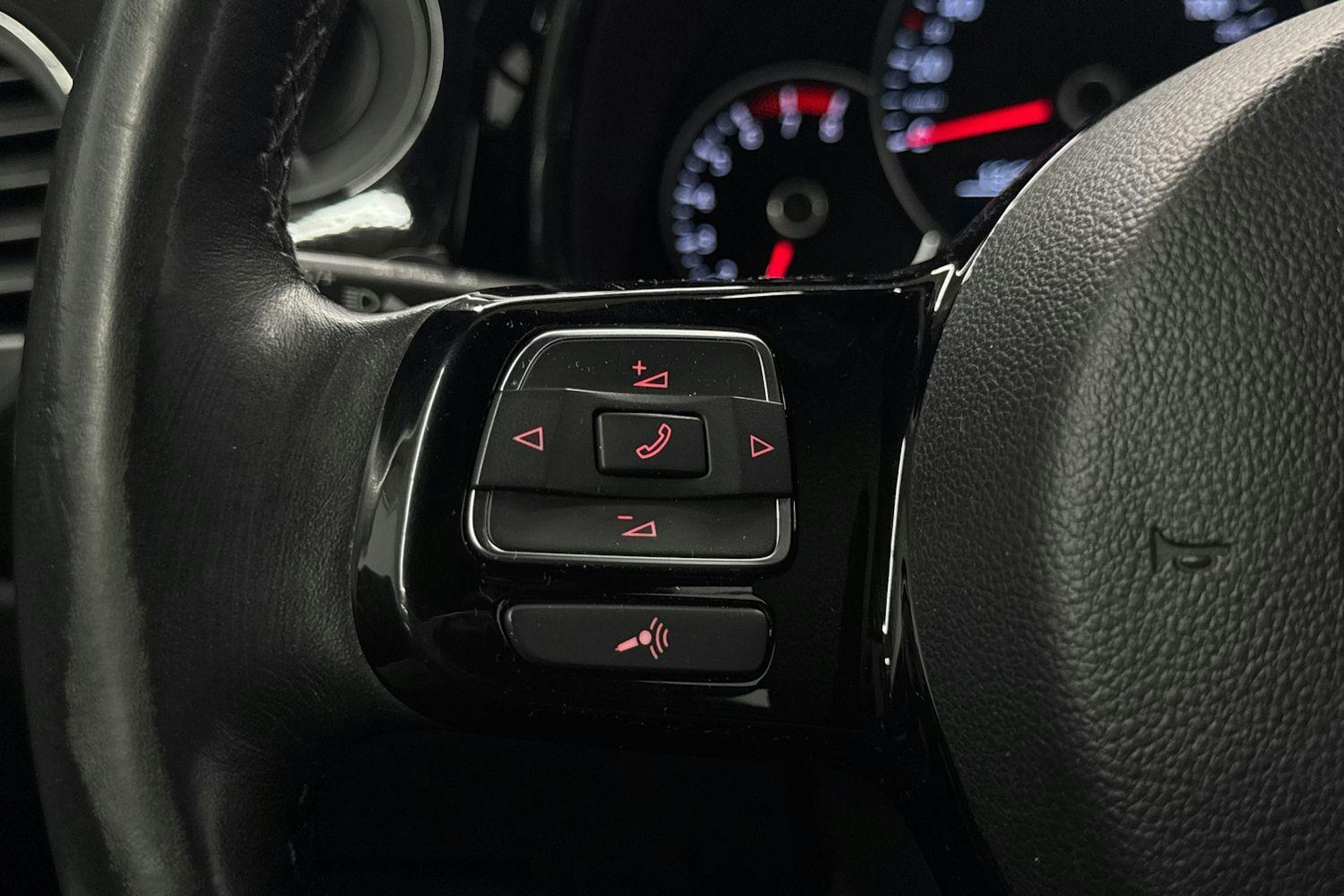 harmaa Volkswagen Beetle 2012 kuva 14.