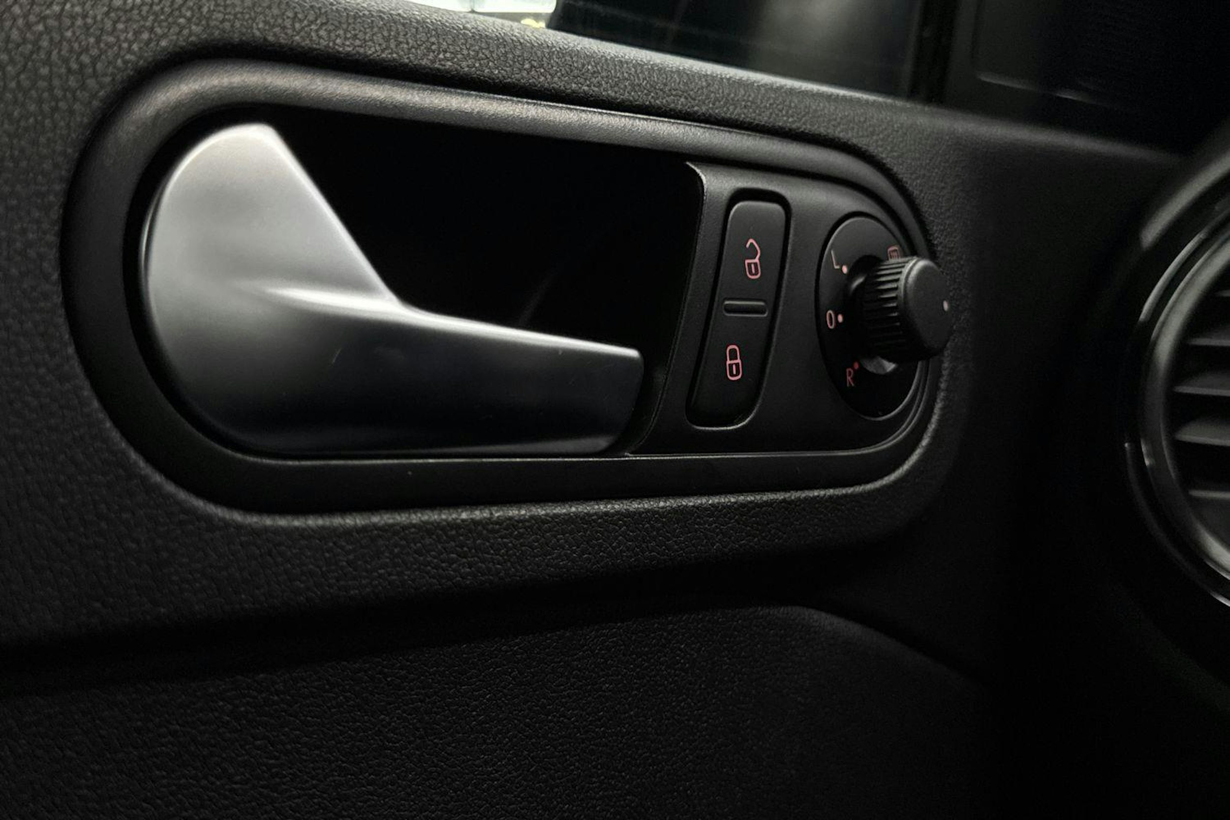 harmaa Volkswagen Beetle 2012 kuva 24.