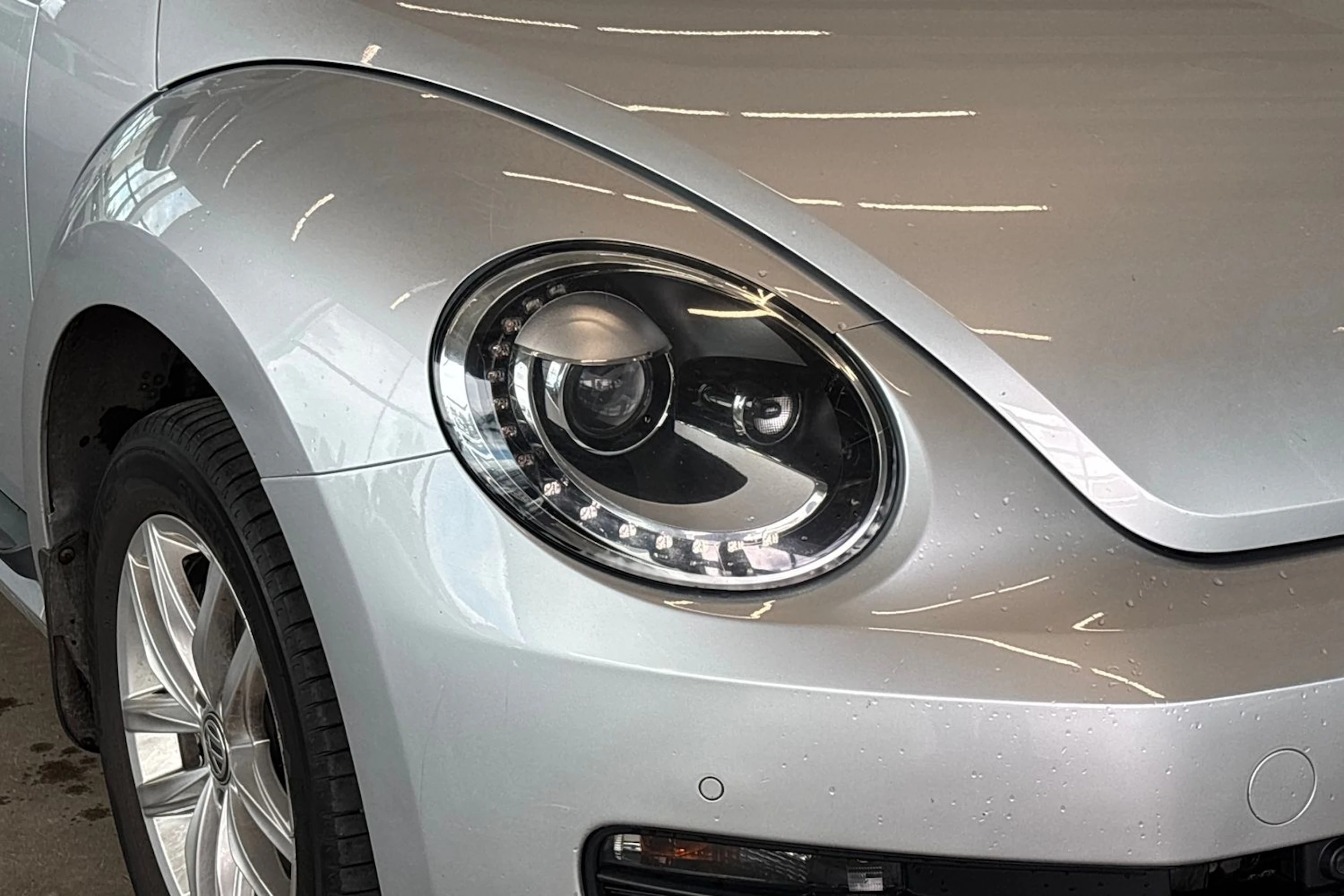 harmaa Volkswagen Beetle 2012 kuva 4.