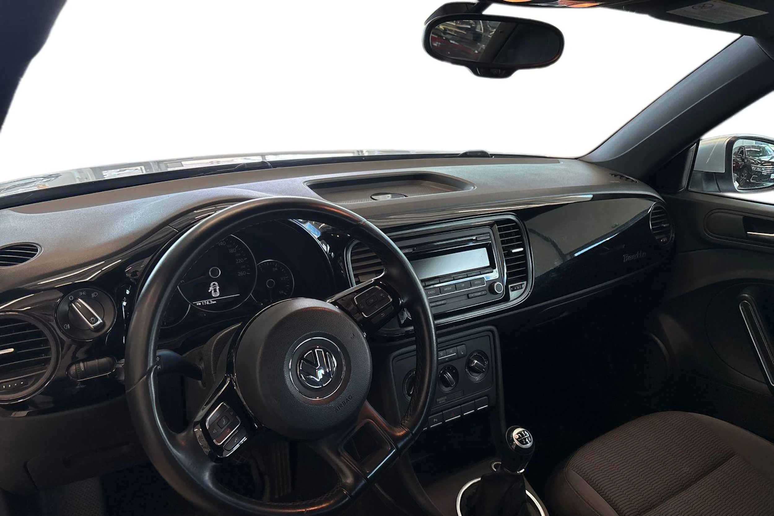 harmaa Volkswagen Beetle 2012 kuva 7.