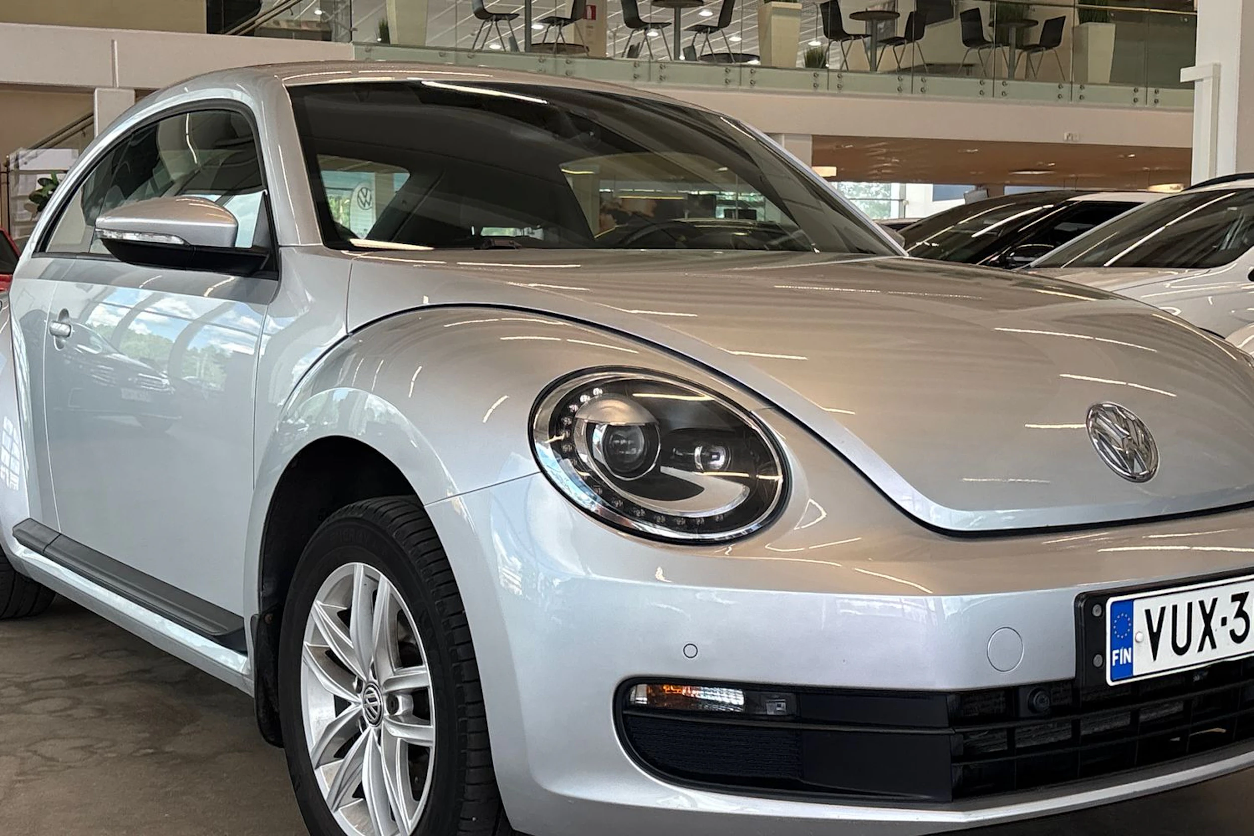 harmaa Volkswagen Beetle 2012 kuva 13.